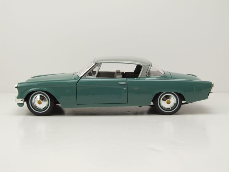 Maisto Studebaker Starliner 1953 green 1:18 Modell