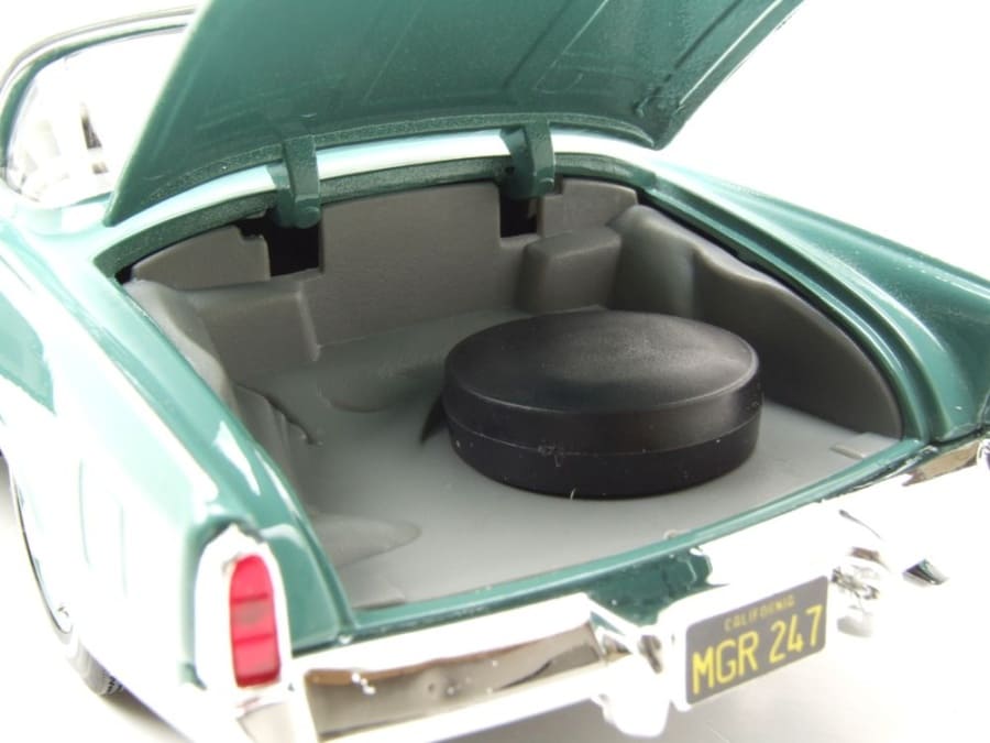 Maisto Studebaker Starliner 1953 green 1:18 Modell