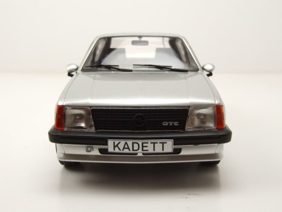 MCG Opel Kadett D GTE 1983 Silver 1:18 Modell