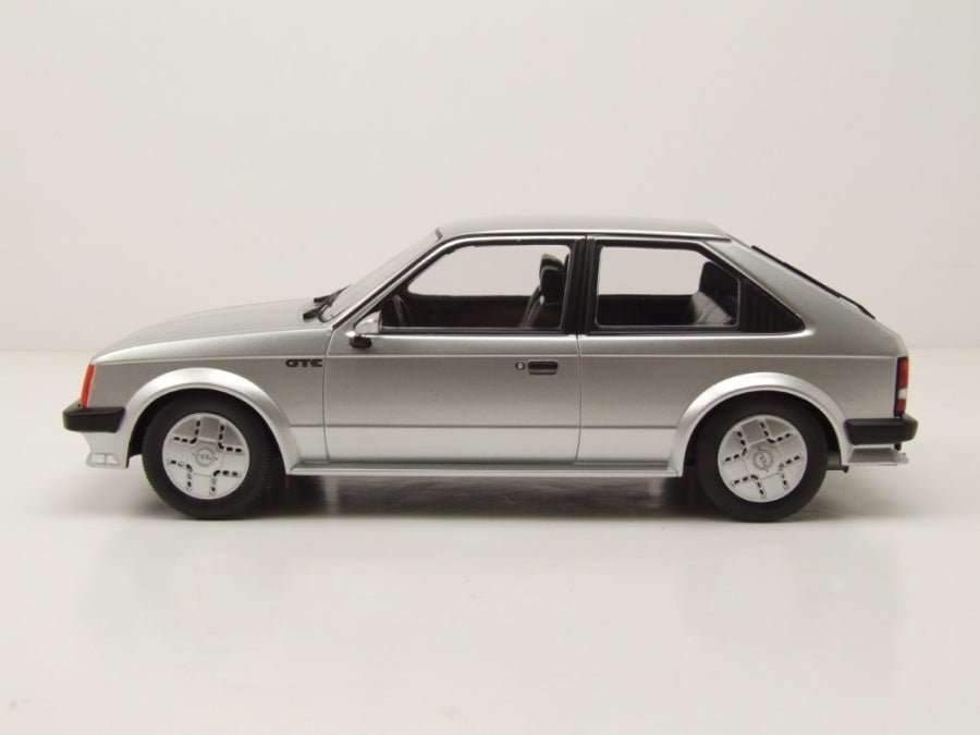 MCG Opel Kadett D GTE 1983 Silver 1:18 Modell