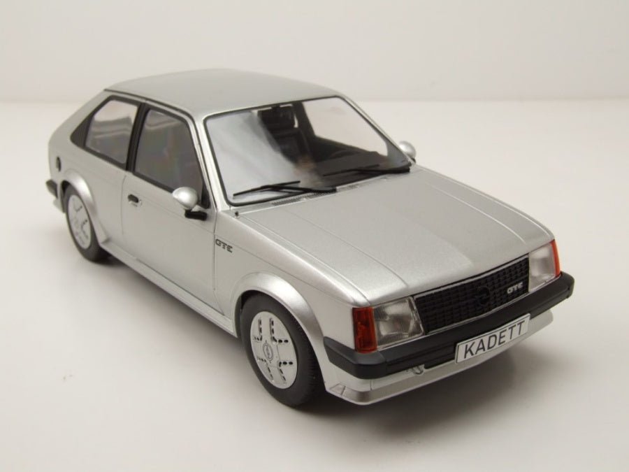 MCG Opel Kadett D GTE 1983 Silver 1:18 Modell