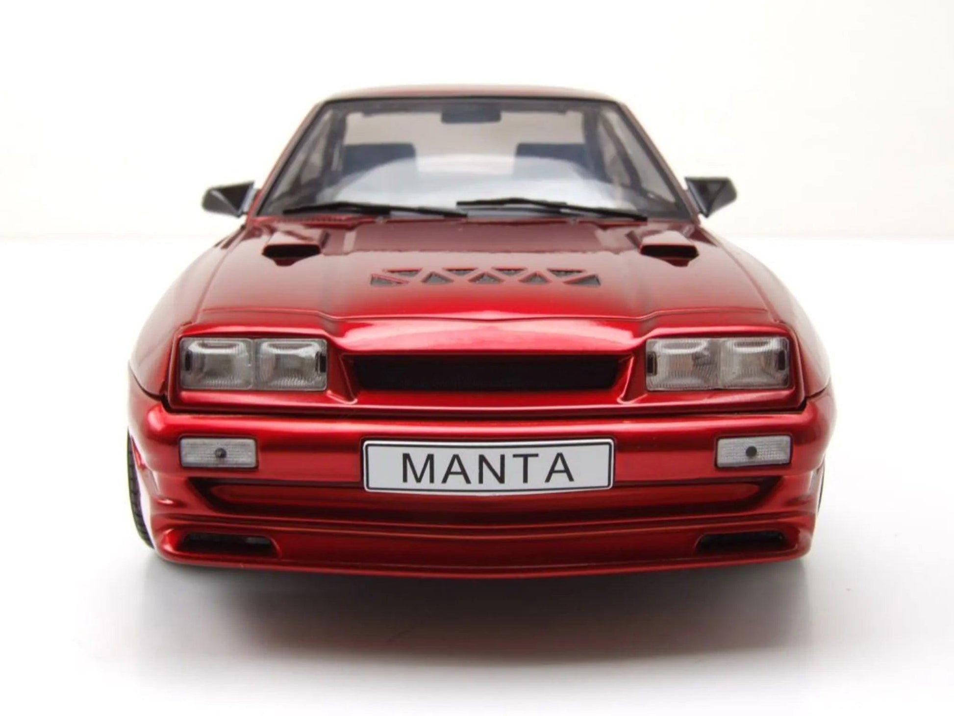 MCG Opel Manta B Mattig 1991 - Metallic Red 1:18 Modell