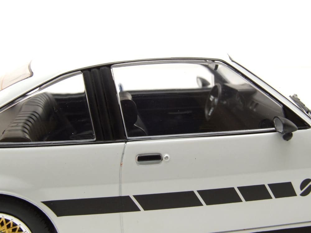 MCG Opel Manta B Sport 1980 white 1:18 Modell