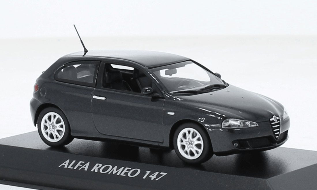 Minichamps Alfa Romeo 147 2005 – Black Metallic 1:43 Modell