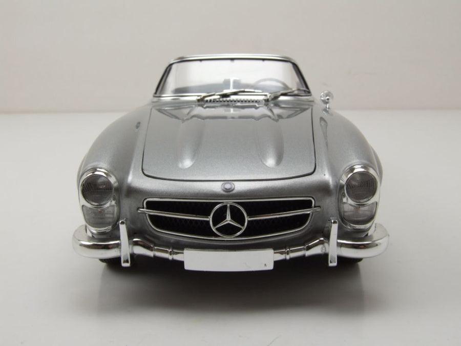 Minichamps Mercedes 300 SL Roadster 1957 - Silver 1:18 Modell - Artexio