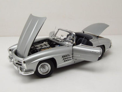 Minichamps Mercedes 300 SL Roadster 1957 - Silver 1:18 Modell - Artexio