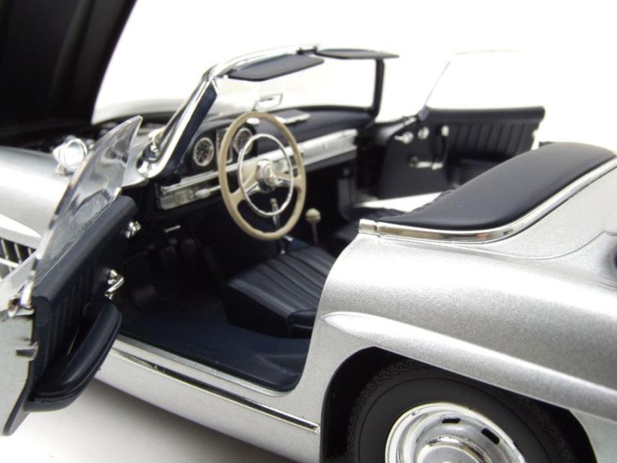 Minichamps Mercedes 300 SL Roadster 1957 - Silver 1:18 Modell - Artexio