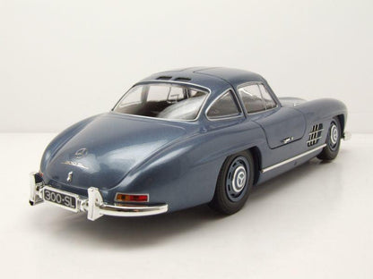 Minichamps Mercedes 300 SL W198 1955 – Light Blue Metallic 1:18 Modell - Artexio