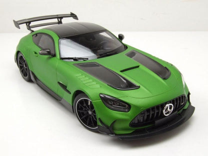 Minichamps Mercedes AMG GT Black Series 2020 – Matt Green Metallic 1:18 Modell - Artexio