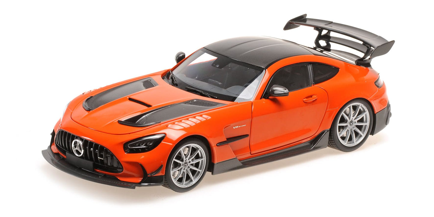 Minichamps Mercedes-Benz AMG GT Black Series 2021 orange 1:18 Modell
