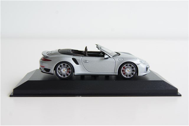 Minichamps Porsche 911 991 Turbo Cabriolet 2013 Silver 1:43 Modell