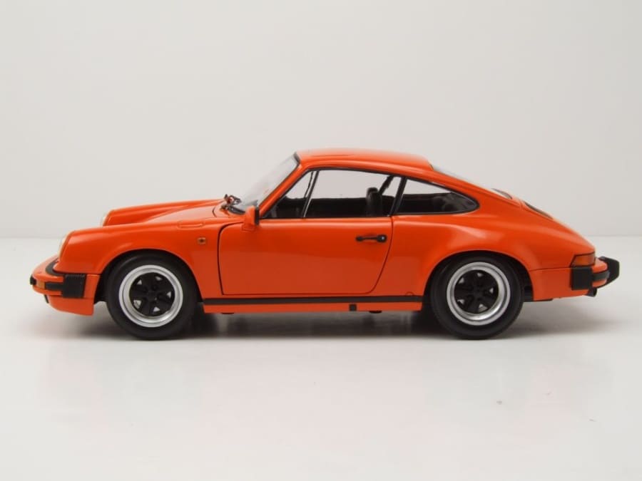 Minichamps Porsche 911 Carrera Coupe 3.2 1983 orange 1:18 Modell