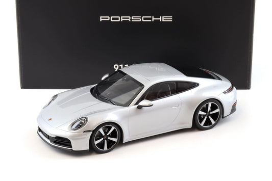 Minichamps Porsche 911 Carrera Coupe (992.2) GT Silver Metallic 1:18 Modell