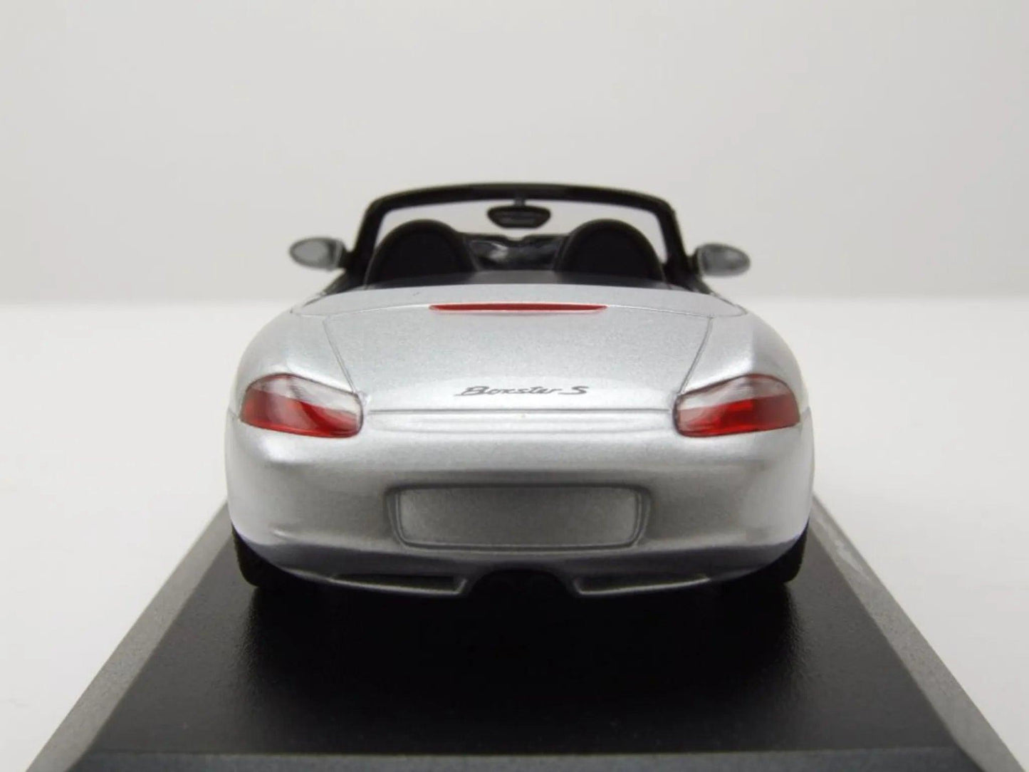 Minichamps Porsche Boxster S 2002 - Silver Metallic 1:43 Modell - Artexio