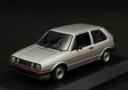 Minichamps Volkswagen Golf GTI 1985 - Silver Metallic 1:43 Modell