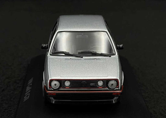 Minichamps Volkswagen Golf GTI 1985 - Silver Metallic 1:43 Modell