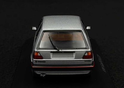 Minichamps Volkswagen Golf GTI 1985 - Silver Metallic 1:43 Modell
