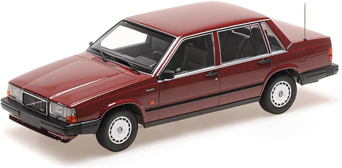 Minichamps Volvo 740 GL year 1986 dark red 1:18 Modell