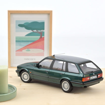 Norev BMW 325i Touring 1990 Grün Metallic 1:18 Modell - Artexio