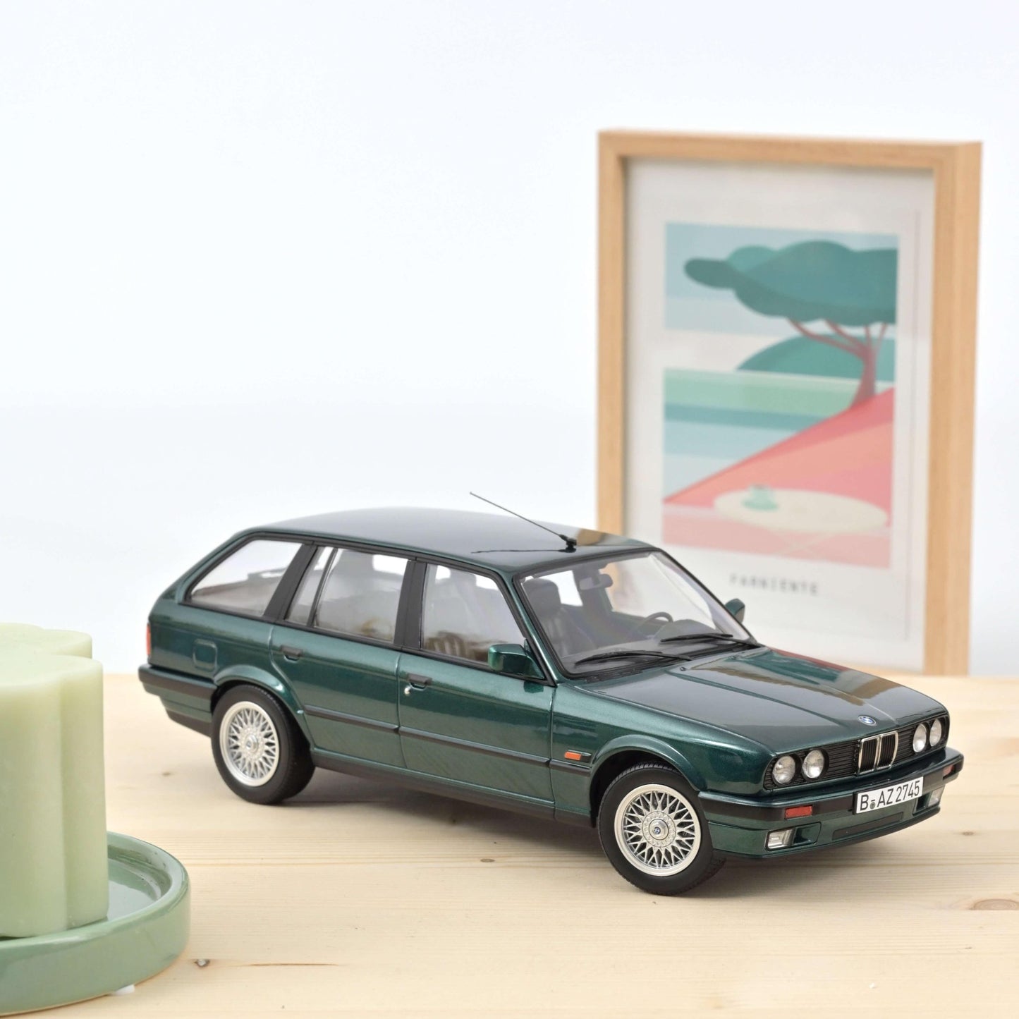 Norev BMW 325i Touring 1990 Grün Metallic 1:18 Modell - Artexio