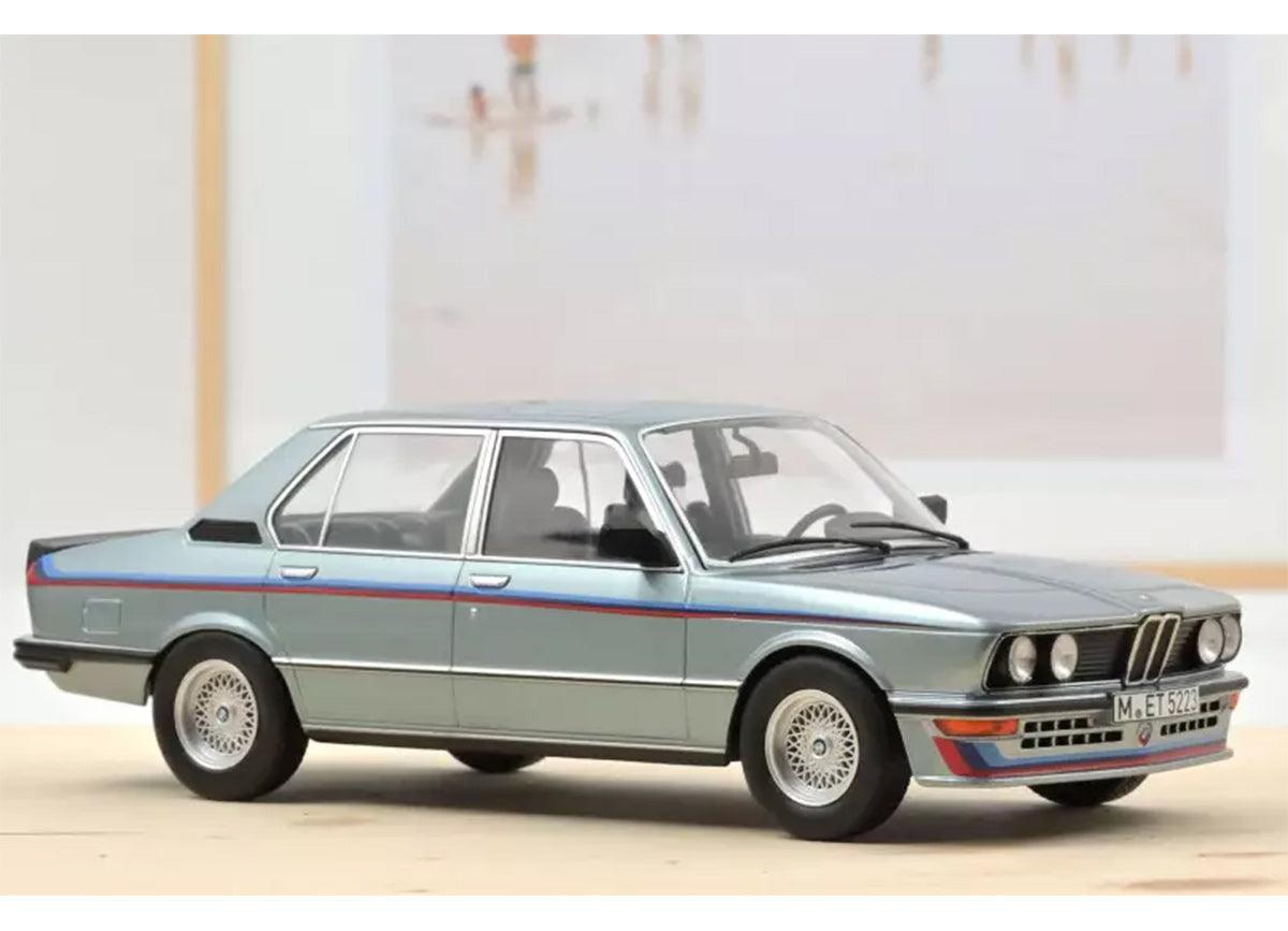 Norev BMW M535i 1980 Blue Metallic 1:18 Modell - Artexio