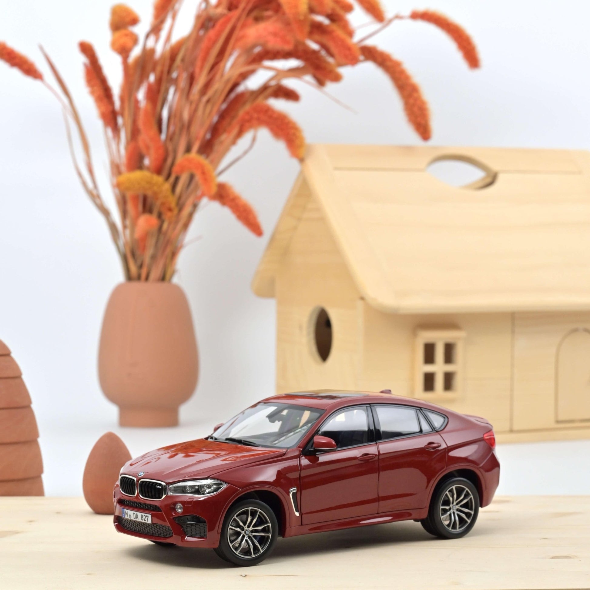 Norev BMW X6 M 2015 - Red Metallic 1:18 Modell - Artexio