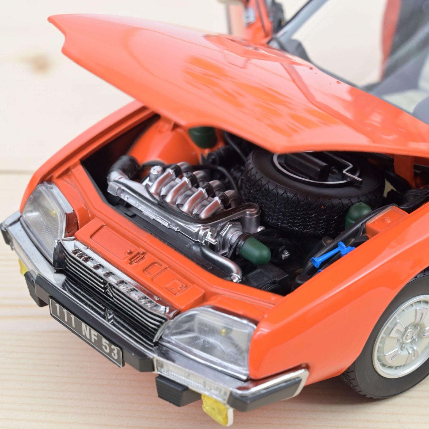 Norev Citroen CX 2400 GTi 1977 - Mandarine Orange 1:18 Modell - Artexio