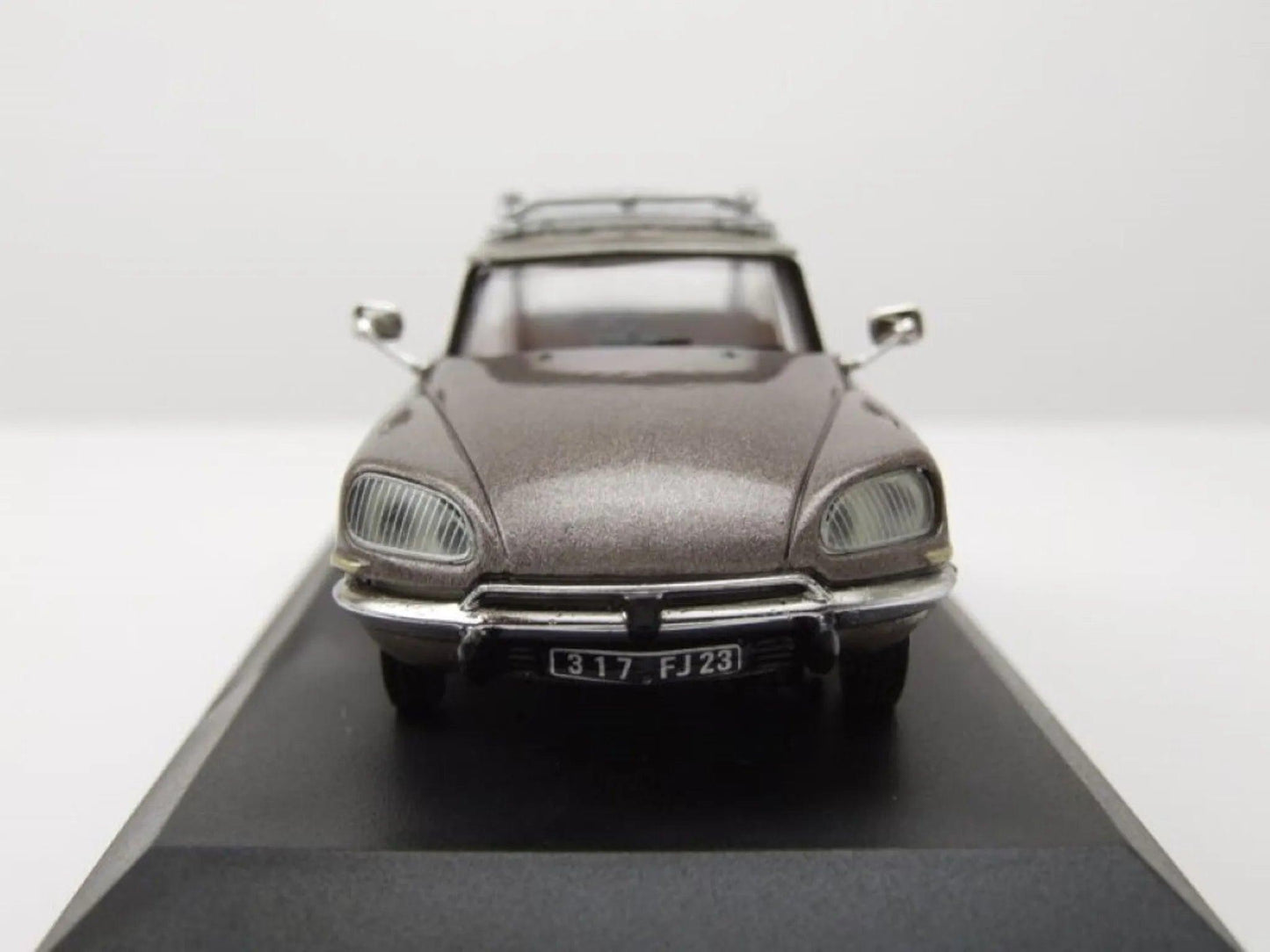 Norev Citroen DS 23 Break 1974 - Brown 1:43 Modell - Artexio