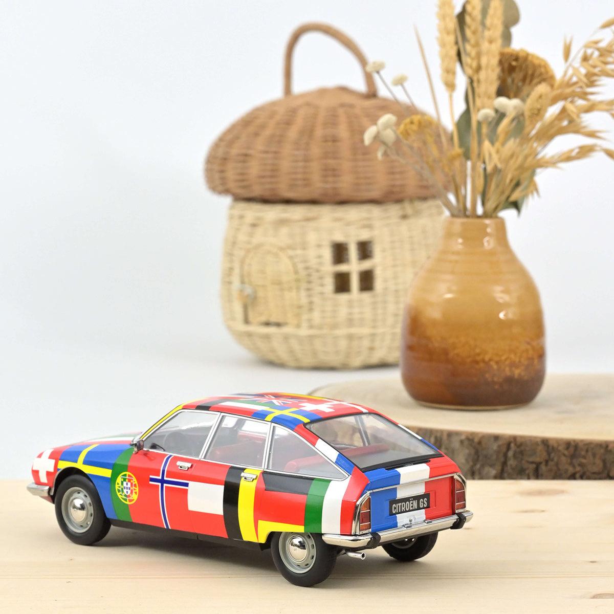 Norev Citroen GS 1972 Flaggen 1:18 Modell - Artexio