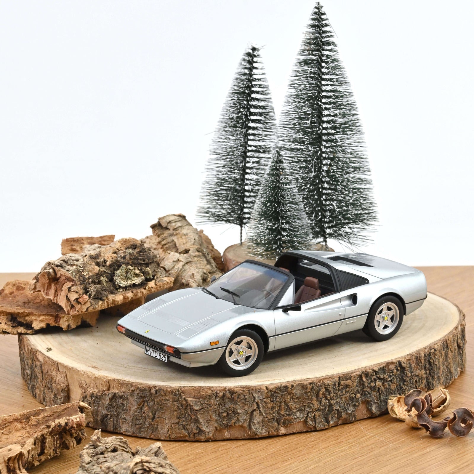 Norev Ferrari 308 GTS 1982 Silver 1:18 Modell