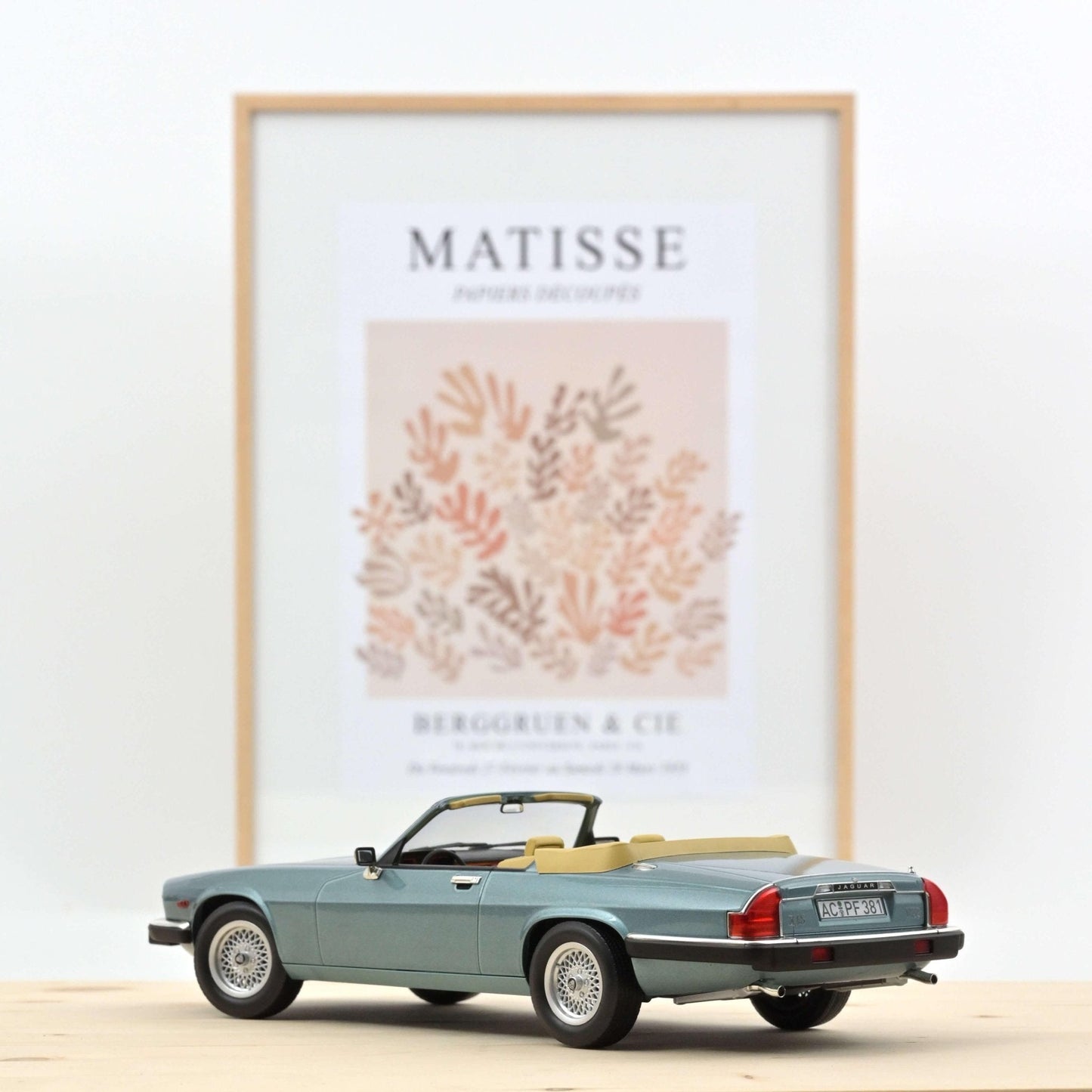 Norev Jaguar XJ-S 5.3 H.E Cabriolet 1988 Blue Metallic 1:18 Modell_Artexio