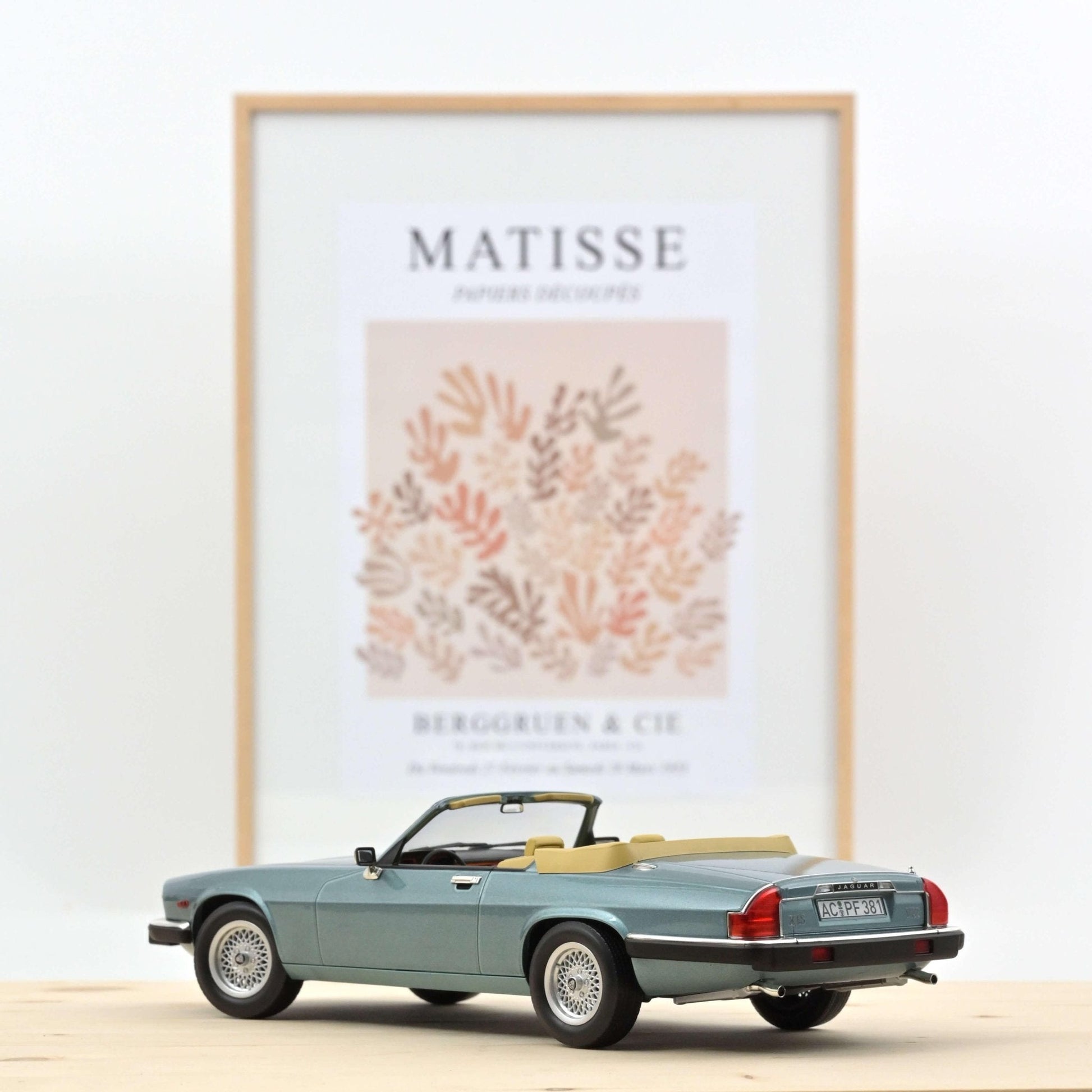 Norev Jaguar XJ-S 5.3 H.E Cabriolet 1988 Blue Metallic 1:18 Modell_Artexio