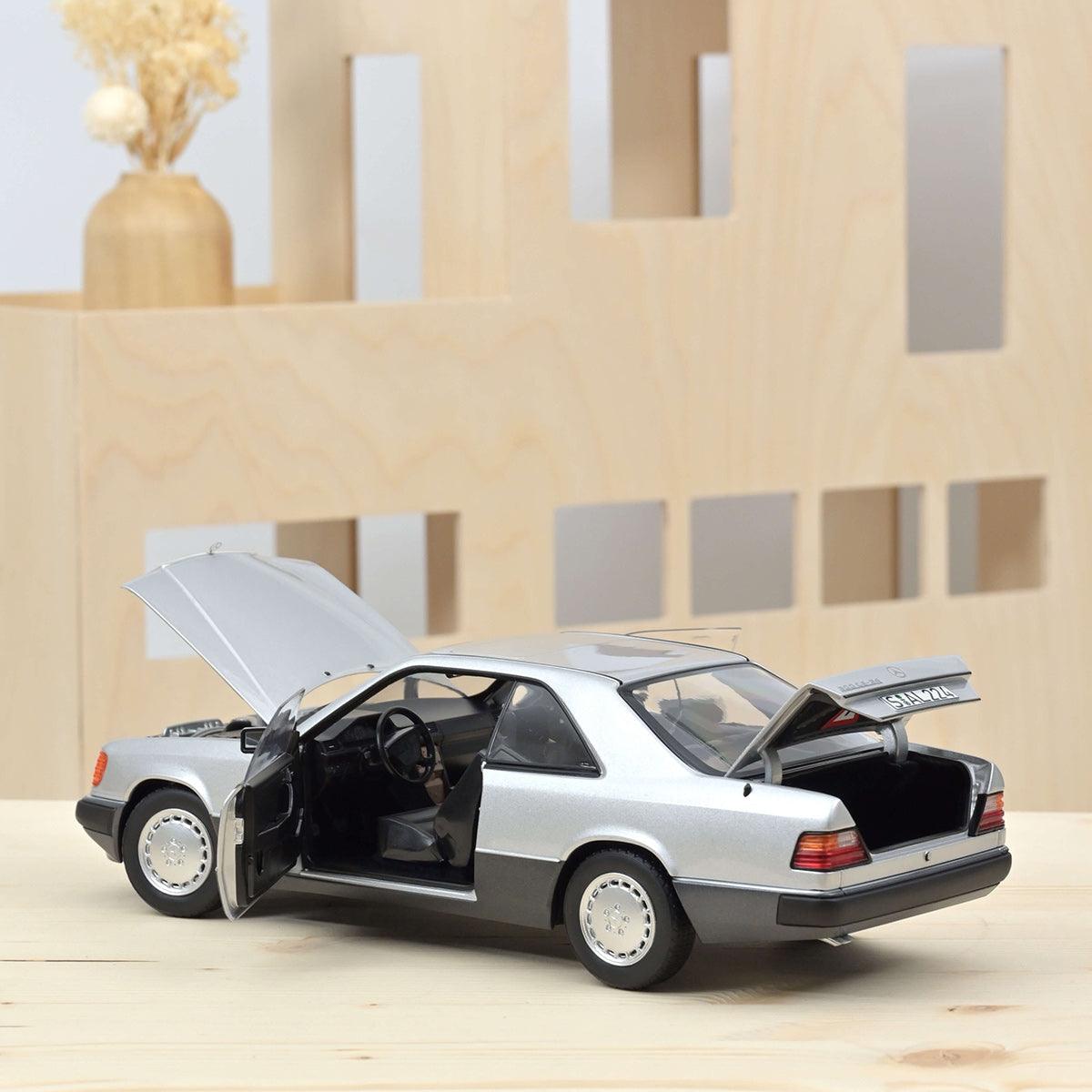 Norev Mercedes - Benz 300 CE - 24 Coupé 1990 - Silver 1:18 Modell - Artexio