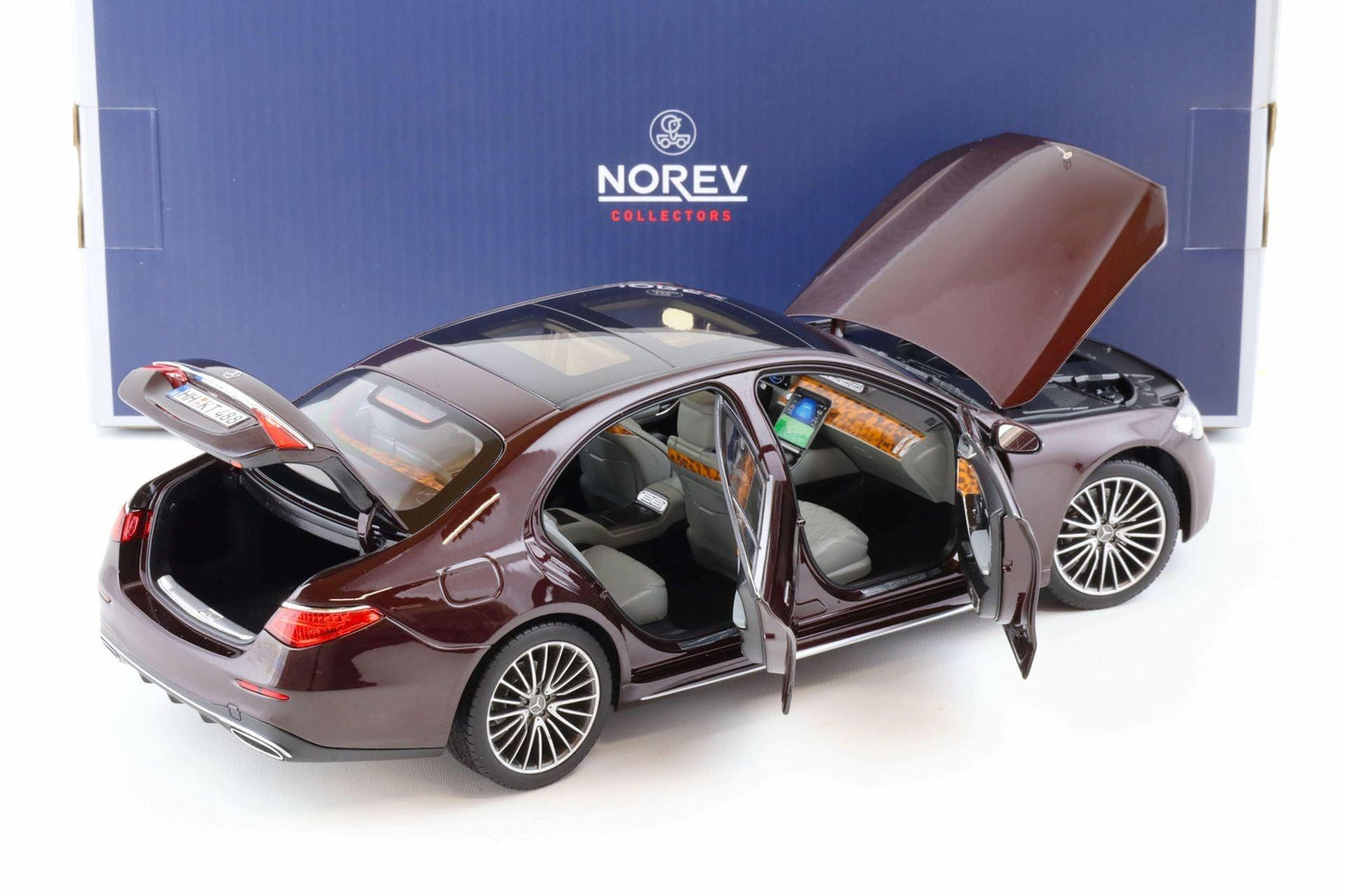 Norev Mercedes - Benz S - Class AMG - Line 2021 - Red Metallic 1:18 Modell - Artexio