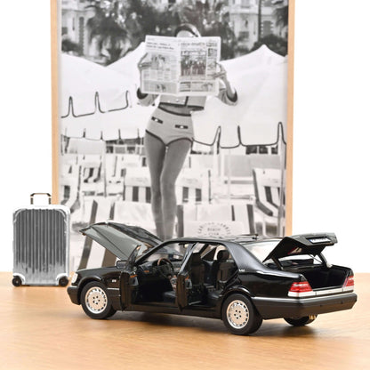 Norev Mercedes - Benz S600 1997 Obsidian Black Metallic 1:18 Modell