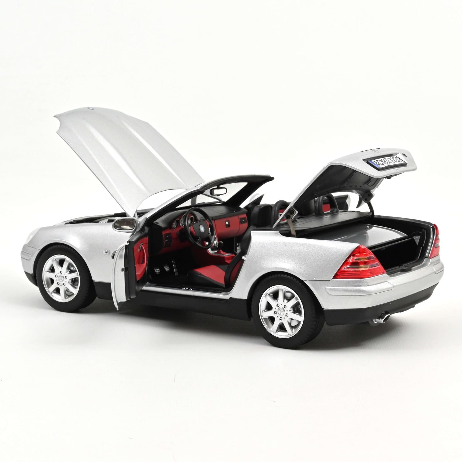 Norev Mercedes-Benz SLK 1996 Brillant Silver 1:18 Modell