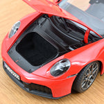 Norev Porsche 911 Carrera 4 GTS 2025 Guards Red 1:18 Modell