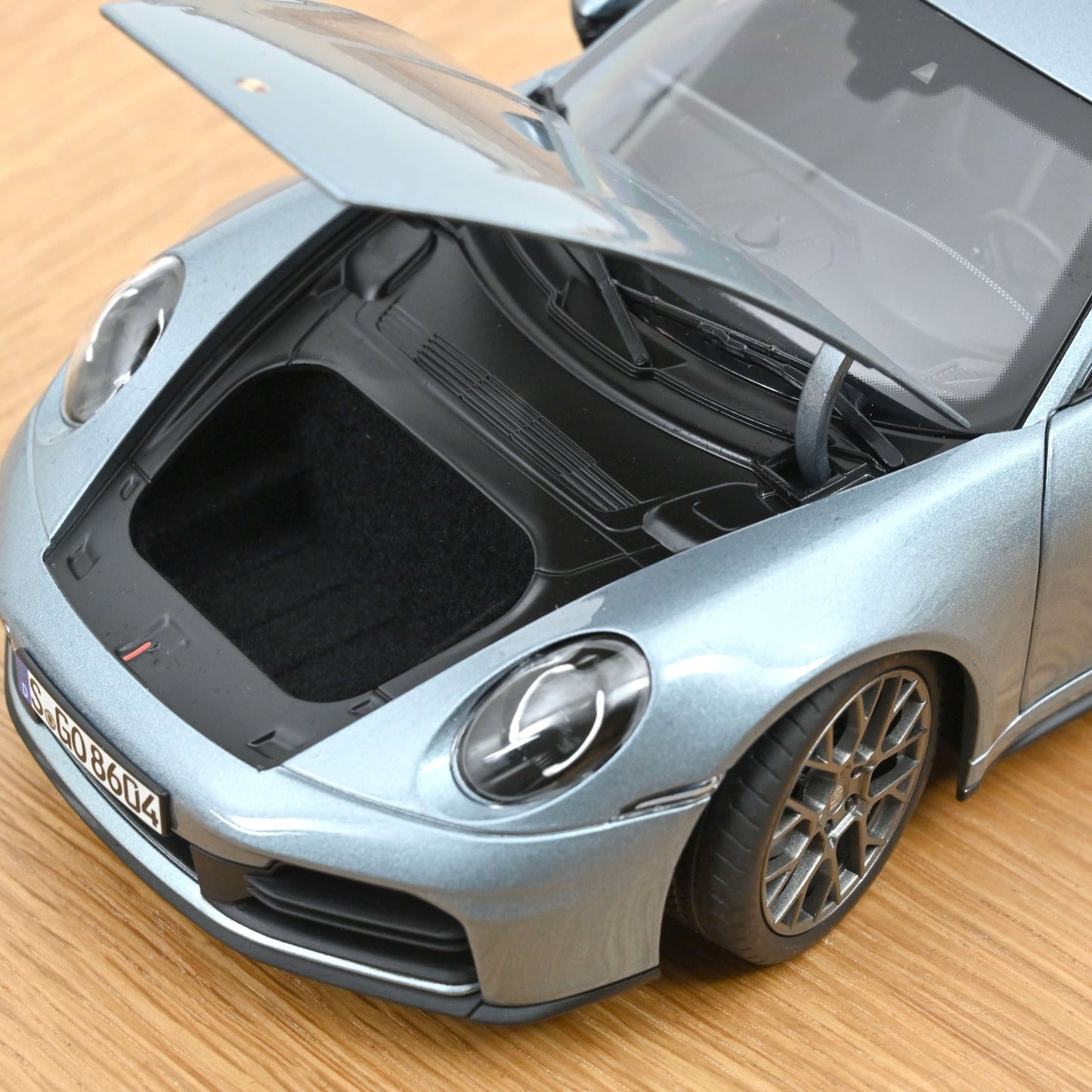 Norev Porsche 911 Carrera 964 2025 Polar Silver Metallic 1:18 Modell