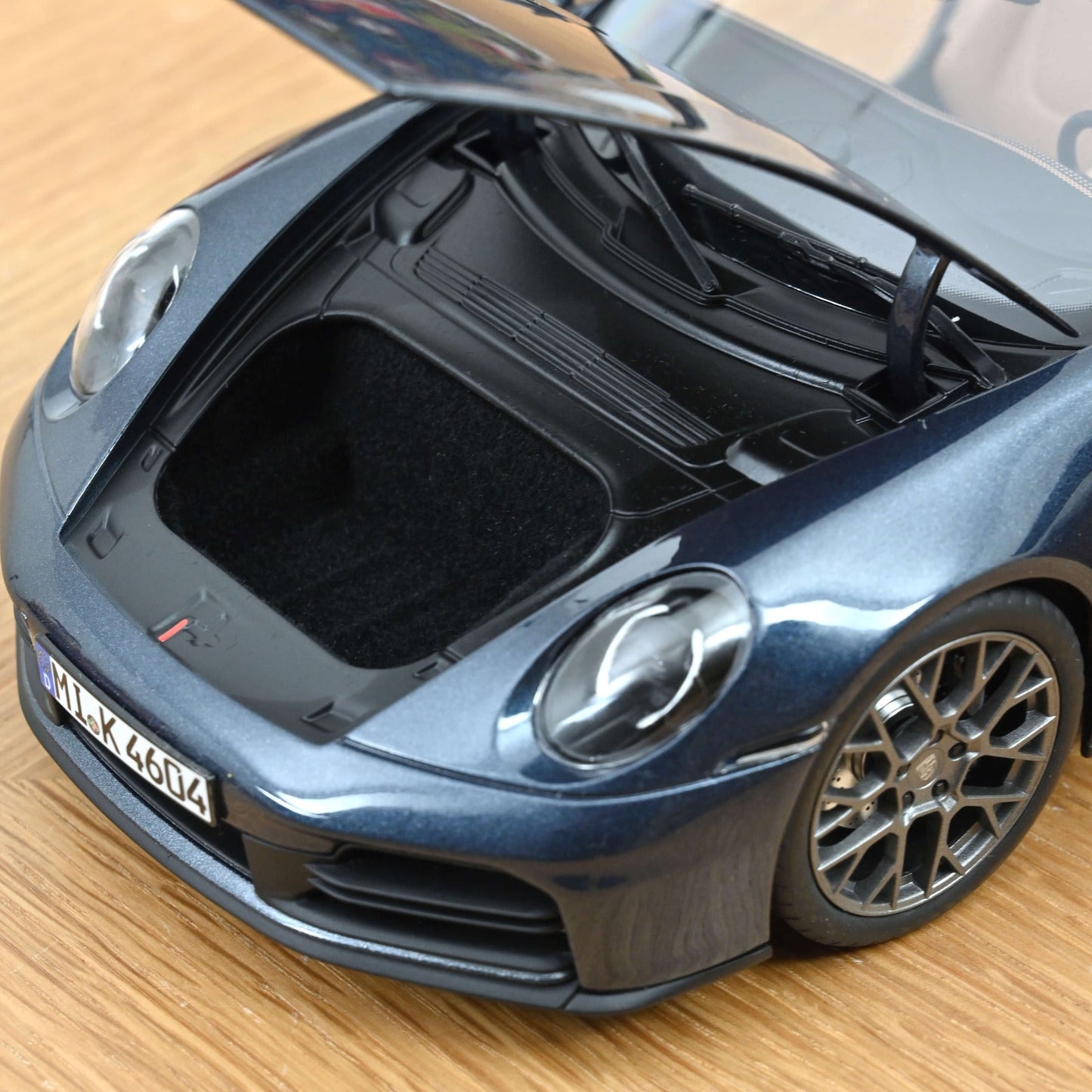Norev Porsche 911 Carrera Cabriolet 2025 Yachting Blue Metallic 1:18 Modell