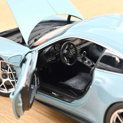 Norev Porsche 911 S/T 2023 Meissenblue 1:18 Modell