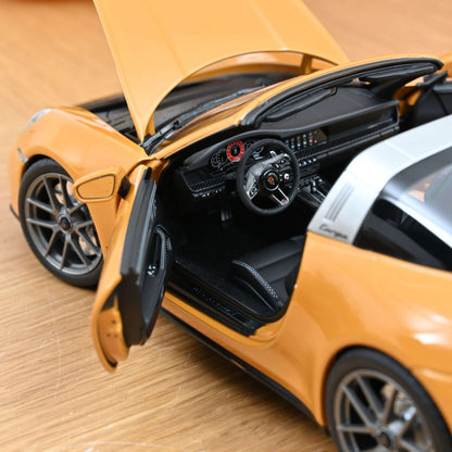 Norev Porsche 911 Targa 4 GTS 2025 Bahama Yellow 1:18 Modell