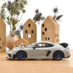 Norev Porsche Cayman GT4 RS w/Weissach Pack 2023 Chalk 1:18 Modell