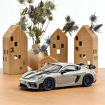 Norev Porsche Cayman GT4 RS w/Weissach Pack 2023 Chalk 1:18 Modell