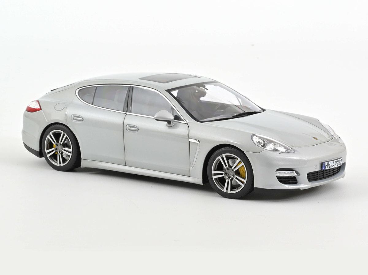 Norev Porsche Panamera Turbo 2009 Silver 1:18 Modell - Artexio