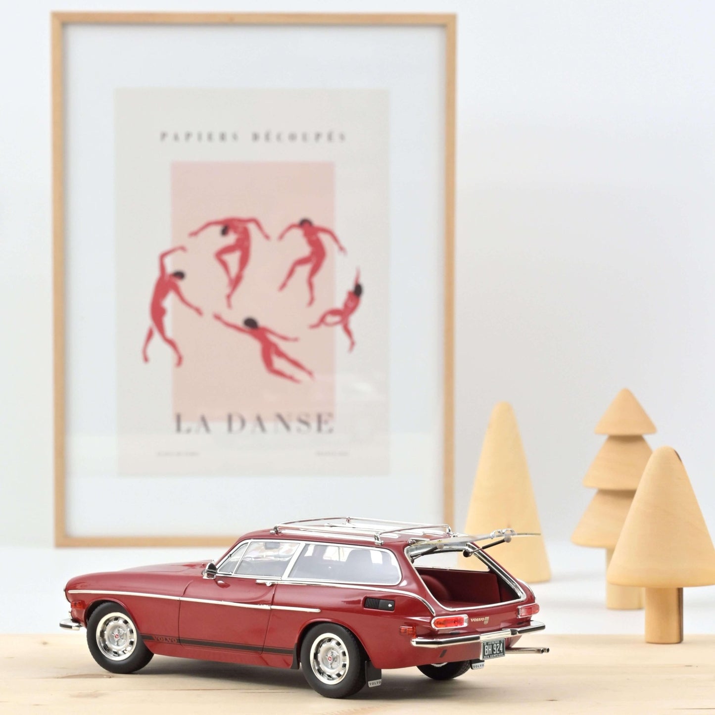 Norev Volvo 1800 ES (US version) 1972 - Red 1:18 Modell - Artexio