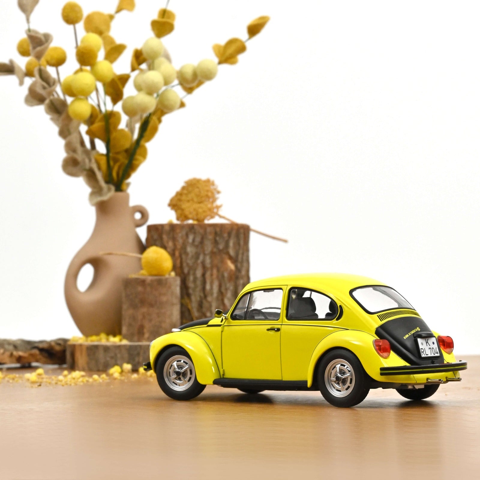 Norev VW 1303 1973 Yellow/Black 1:18 Modell