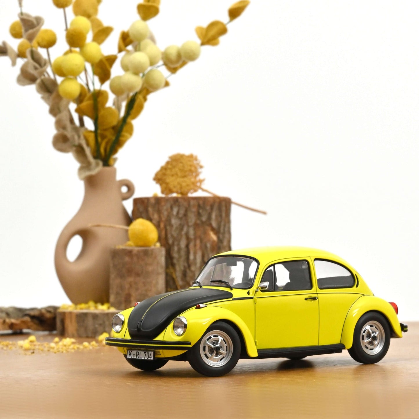 Norev VW 1303 1973 Yellow/Black 1:18 Modell