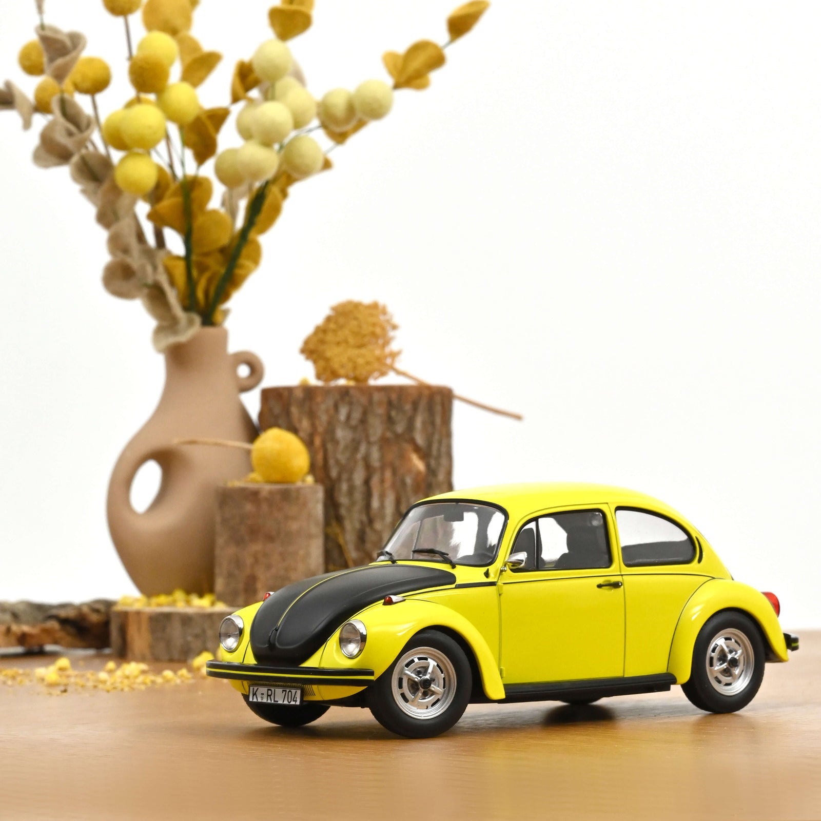 Norev VW 1303 1973 Yellow/Black 1:18 Modell