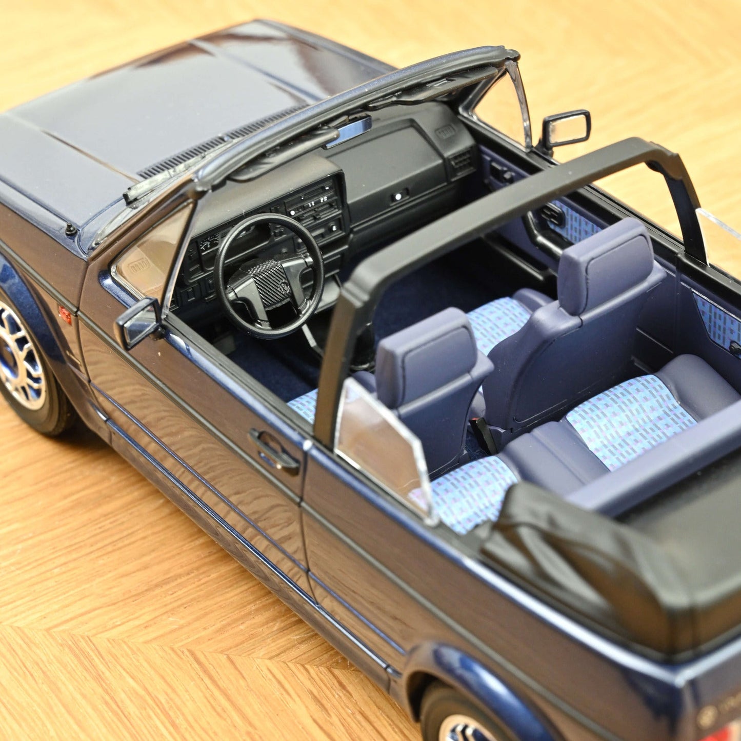Norev VW Golf Cabriolet Quartett 1992 Inca Blue 1:18 Modell