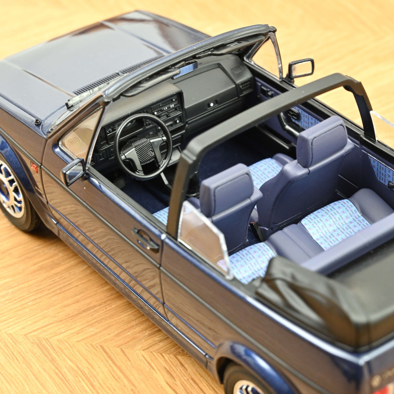 Norev VW Golf Cabriolet Quartett 1992 Inca Blue 1:18 Modell